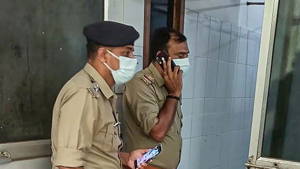 বিহারের গাছ থেকে উদ্ধার হয়েছে মালদার এক তৃণমূল নেতার দেহ (প্রতীকী ছবি) বিহারের গাছ থেকে উদ্ধার হয়েছে মালদার এক তৃণমূল নেতার দেহ (প্রতীকী ছবি)