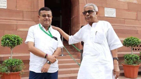 দিব্যেন্দু অধিকারী (ফাইল ছবি, সৌজন্য ফেসবুক) দিব্যেন্দু অধিকারী (ফাইল ছবি, সৌজন্য ফেসবুক)
