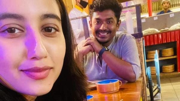 শোভন-স্বস্তিকা (ছবি ফেসবুক) শোভন-স্বস্তিকা (ছবি ফেসবুক)