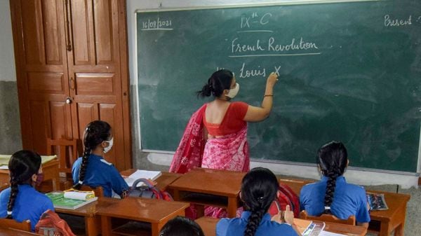 ফাইল ছবি : পিটিআই (PTI) ফাইল ছবি : পিটিআই (PTI)