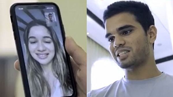 দিদি সারার সঙ্গে ভিডিও কলে কথা বলছেন অর্জুন। ছবি- মুম্বই ইন্ডিয়ান্স। দিদি সারার সঙ্গে ভিডিও কলে কথা বলছেন অর্জুন। ছবি- মুম্বই ইন্ডিয়ান্স।