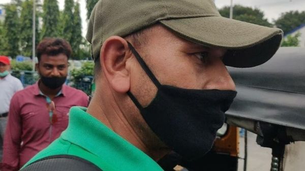 ‘দেখলাম ১২টি দেহ, শুনলাম গুলির শব্দ’, আফগানিস্তান থেকে ফিরে কার্শিয়াঙের কিষান) ‘দেখলাম ১২টি দেহ, শুনলাম গুলির শব্দ’, আফগানিস্তান থেকে ফিরে কার্শিয়াঙের কিষান)