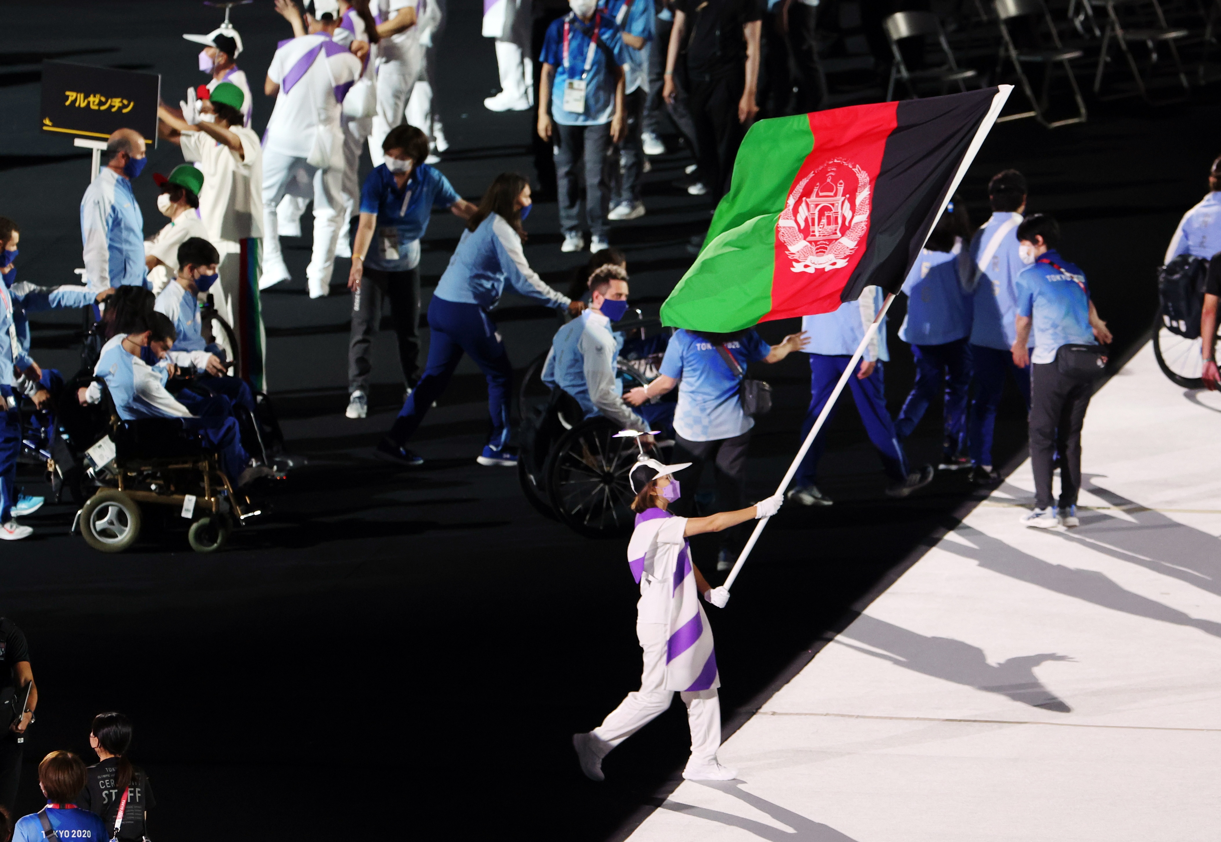कोई एथलीट नहीं हैं, लेकिन पैरालिंपिक में अफगान झंडा फहराया गया