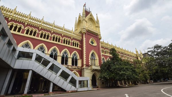 কলকাতা হাইকোর্ট। ছবি সৌজন্য : পিটিআই (PTI) কলকাতা হাইকোর্ট। ছবি সৌজন্য : পিটিআই (PTI)