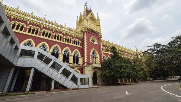 কলকাতা হাইকোর্ট। ছবি সৌজন্য : পিটিআই (PTI) কলকাতা হাইকোর্ট। ছবি সৌজন্য : পিটিআই (PTI)