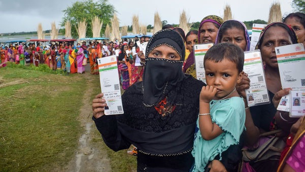 টিকাকরণ: প্রতি সোমবারের মতোই কমেছে টিকাকরণ। টিকা নিয়েছেন ৫৯.৬২ লক্ষ মানুষ। এখনও পর্যন্ত দেশে ৬৪.০৫ কোটিরও বেশি মানুষ করোনা টিকা গ্রহণ করেছেন। ফাইল ছবি : পিটিআই (PTI)