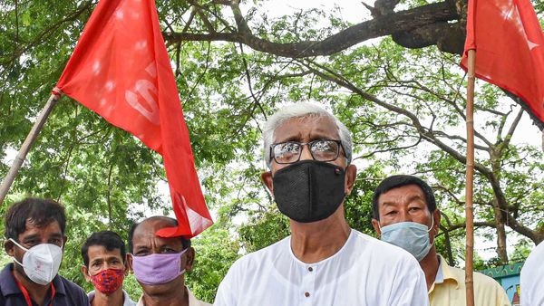 মানিক সরকারের উপর হামলার ঘটনার জেরে উত্তেজনা (ফাইল ছবি ) মানিক সরকারের উপর হামলার ঘটনার জেরে উত্তেজনা (ফাইল ছবি )