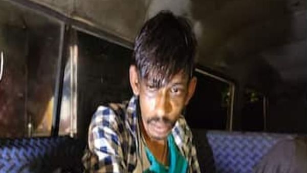 সুমিত এবং আনোয়ার দু’জনকেই গ্রেফতার করা হয়েছে। সুমিত এবং আনোয়ার দু’জনকেই গ্রেফতার করা হয়েছে।