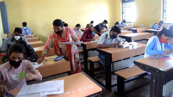 প্রতীকী ছবি: এএনআই (ANI ) প্রতীকী ছবি: এএনআই (ANI )
