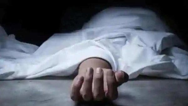 চার দিন ধরে বিশেষ সক্ষম মেয়ের পচাগলা দেহ আগলে রাখলেন মা! চার দিন ধরে বিশেষ সক্ষম মেয়ের পচাগলা দেহ আগলে রাখলেন মা!