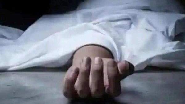 ভিনরাজ্যে টাকার জন্য ২ বন্ধুর হাতে খুন পরিয়ায়ী শ্রমিক, মেঝে খুঁড়ে দেহ উদ্ধার ভিনরাজ্যে টাকার জন্য ২ বন্ধুর হাতে খুন পরিয়ায়ী শ্রমিক, মেঝে খুঁড়ে দেহ উদ্ধার