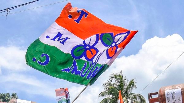জেলা পরিষদের 'বেনিয়মে বাধা হওয়ায়' দল থেকে বহিষ্কার, দাবি তৃণমূল নেত্রীর। (ছবিটি প্রতীকী, সৌজন্য পিটিআই) জেলা পরিষদের 'বেনিয়মে বাধা হওয়ায়' দল থেকে বহিষ্কার, দাবি তৃণমূল নেত্রীর। (ছবিটি প্রতীকী, সৌজন্য পিটিআই)