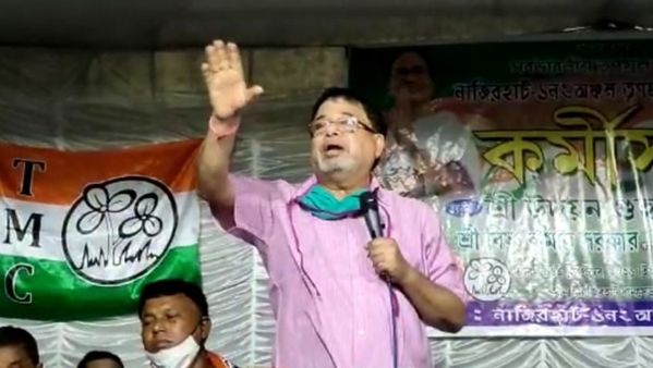 সভায় উদয়ন গুহ (নিজস্ব চিত্র ) সভায় উদয়ন গুহ (নিজস্ব চিত্র )