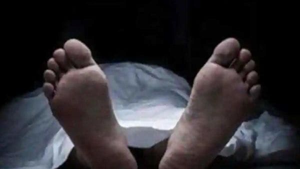 যুবকের দেহ উদ্ধার রেললাইনের ধার থেকে। যুবকের দেহ উদ্ধার রেললাইনের ধার থেকে।
