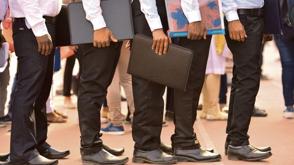 Govt Jobs: ওএনজিসি-তে ৩১৩টি শূন্যপদে নিয়োগ চলছে (ছবিটি প্রতীকী, সৌজন্য় হিন্দুস্তান টাইমস) Govt Jobs: ওএনজিসি-তে ৩১৩টি শূন্যপদে নিয়োগ চলছে (ছবিটি প্রতীকী, সৌজন্য় হিন্দুস্তান টাইমস)