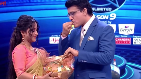 দাদাগিরির সেটে সৌমিতৃষা ও মিঠাই পরিবার দাদাগিরির সেটে সৌমিতৃষা ও মিঠাই পরিবার