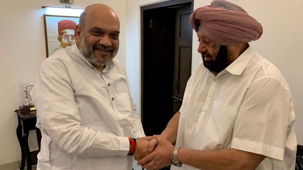 অমিত শাহের সঙ্গে দেখা করলেন অমরিন্দর সিং (ANI Photo) (ANI) অমিত শাহের সঙ্গে দেখা করলেন অমরিন্দর সিং (ANI Photo) (ANI)