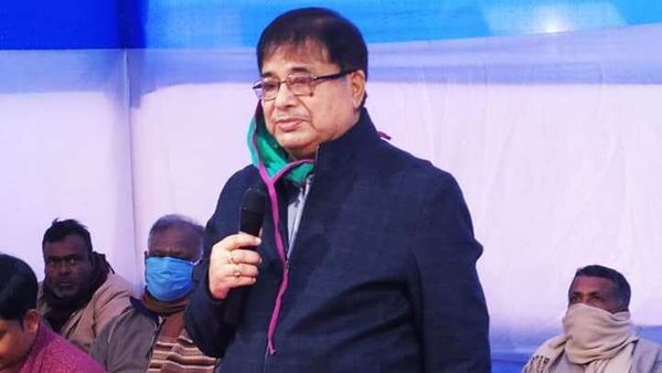 উদয়ন গুহ। (ফাইল ছবি, সৌজন্য ফেসবুক) উদয়ন গুহ। (ফাইল ছবি, সৌজন্য ফেসবুক)