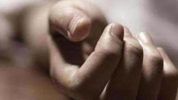 বিবস্ত্র তরুণীর দেহ উদ্ধার, চাঞ্চল্য : ছবিটি প্রতীকী (HT_PRINT) বিবস্ত্র তরুণীর দেহ উদ্ধার, চাঞ্চল্য : ছবিটি প্রতীকী (HT_PRINT)