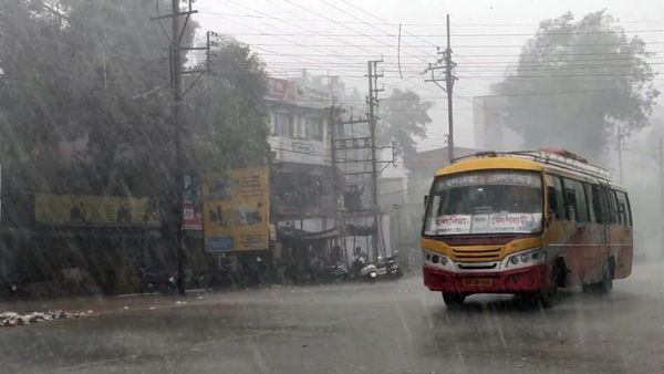 পুজোর দিনগুলিতে বৃষ্টি হবে দক্ষিণবঙ্গে (ফাইল ছবি এএনআই) (ANI) পুজোর দিনগুলিতে বৃষ্টি হবে দক্ষিণবঙ্গে (ফাইল ছবি এএনআই) (ANI)
