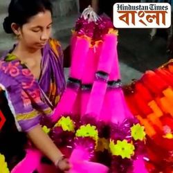 করোনা কাঁটা দূরে সরিয়ে হাসি ফুটেছে কালনার চাঁদমালা শিল্পীদের মুখে