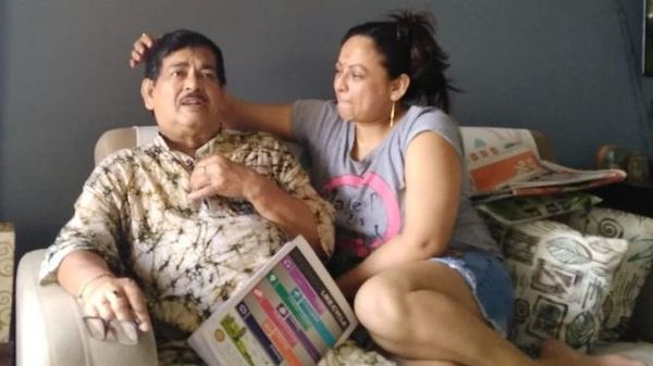 বাবার সঙ্গে ছবি পোস্ট করে আবেগঘন শ্রীলেখা (ছবি ফেসবুক) বাবার সঙ্গে ছবি পোস্ট করে আবেগঘন শ্রীলেখা (ছবি ফেসবুক)