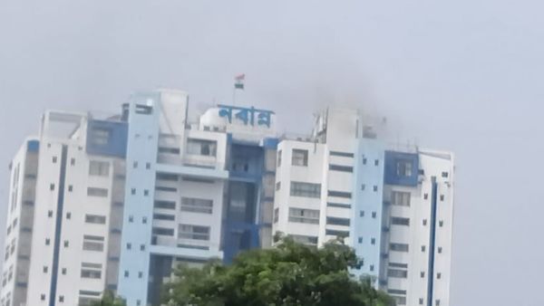 নবান্নের ১৪ তলায় অগ্নিকাণ্ড। নবান্নের ১৪ তলায় অগ্নিকাণ্ড।