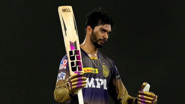 দিল্লি ক্যাপিটালসের বিরুদ্ধে অর্ধশতরান করে বেঙ্কটেশ আইয়ার। ছবি- পিটিআই। (PTI) দিল্লি ক্যাপিটালসের বিরুদ্ধে অর্ধশতরান করে বেঙ্কটেশ আইয়ার। ছবি- পিটিআই। (PTI)
