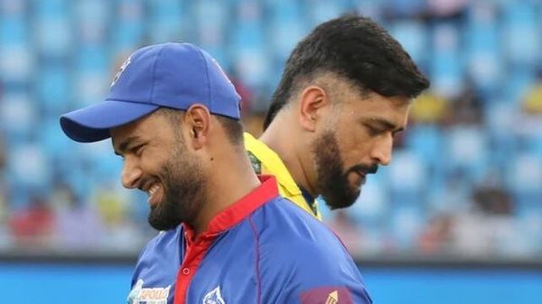 মহেন্দ্র সিং ধোনি ও ঋষভ পন্ত (ছবি:পিটিআই) মহেন্দ্র সিং ধোনি ও ঋষভ পন্ত (ছবি:পিটিআই)