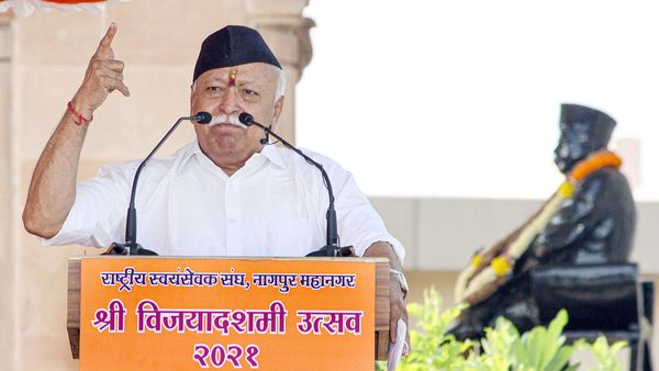 RSS প্রধান মোহন ভাগবত (ছবি সৌজন্যে পিটিআই) (PTI) RSS প্রধান মোহন ভাগবত (ছবি সৌজন্যে পিটিআই) (PTI)