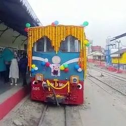 পাহাড়ে চালু ‘রেডপান্ডা’ টয় ট্রেন, কবে কবে চলবে? ভাড়া কত? জেনে নিন