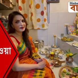 মা লক্ষ্মীর আরাধনায় তনুশ্রী