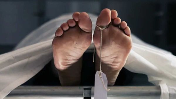 দুর্ঘটনায় মারা গিয়েছেন মহিলা স্বাস্থ্য কর্মী। দুর্ঘটনায় মারা গিয়েছেন মহিলা স্বাস্থ্য কর্মী।