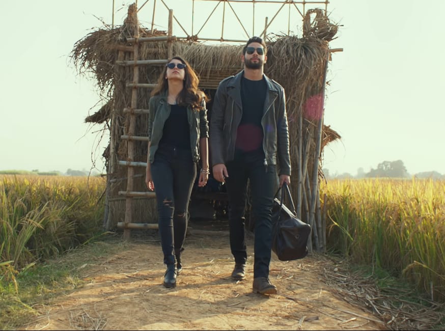 ছবিতে আছেন নতুন বান্টি-বাবলি সিদ্ধান্ত আর শর্বরীও। ছবিতে আছেন নতুন বান্টি-বাবলি সিদ্ধান্ত আর শর্বরীও।