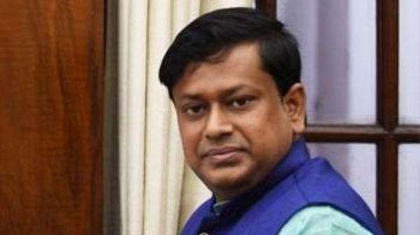 সুকান্ত মজুমদার। (ফাইল ছবি, সৌজন্য টুইটার @DrSukantaMajum1) সুকান্ত মজুমদার। (ফাইল ছবি, সৌজন্য টুইটার @DrSukantaMajum1)