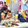 পুজোর পর থেকেই রাজ্যে আবার ডেঙ্গুতে আক্রান্ত হওয়ার খবর মিলেছে। (ছবিটি প্রতীকী, সৌজন্য পিটিআই)