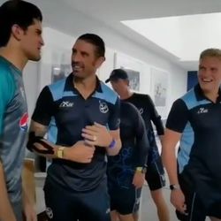 নমিবিয়ার সাজঘরে শাহিন আফ্রিদি (ছবি:টুইটার) নমিবিয়ার সাজঘরে শাহিন আফ্রিদি (ছবি:টুইটার)