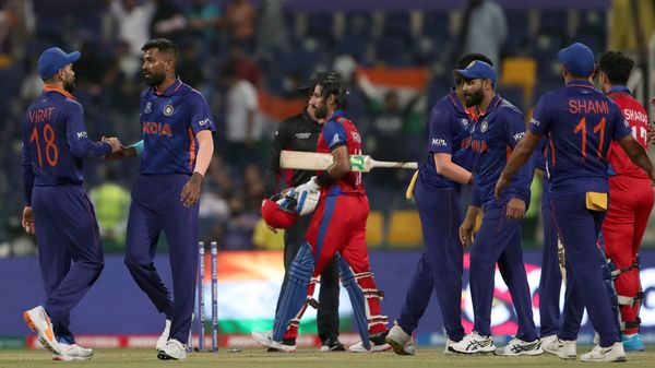 আফগানিস্তানকে হারিয়ে কিছুটা স্বস্তি ফিরে পেল কোহলি বাহিনী। ছবি- এএনআই। (ANI) আফগানিস্তানকে হারিয়ে কিছুটা স্বস্তি ফিরে পেল কোহলি বাহিনী। ছবি- এএনআই। (ANI)