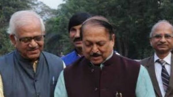 সুব্রত মুখোপাধ্যায় ও শোভনদেব চট্টোপাধ্যায়। সুব্রত মুখোপাধ্যায় ও শোভনদেব চট্টোপাধ্যায়।