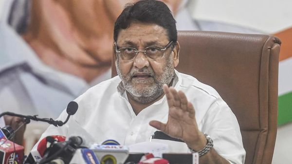 এনসিপি নেতা তথা মহারাষ্ট্রের মন্ত্রী নবাব মালিক (ছবি সৌজন্যে পিটিআই) (HT_PRINT) এনসিপি নেতা তথা মহারাষ্ট্রের মন্ত্রী নবাব মালিক (ছবি সৌজন্যে পিটিআই) (HT_PRINT)