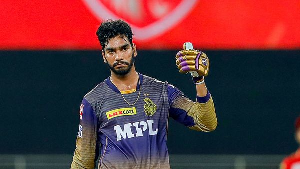 আইপিএলে কেকেআর জার্সিতে বেঙ্কটেশ আইয়ার। ছবি- পিটিআই (PTI) আইপিএলে কেকেআর জার্সিতে বেঙ্কটেশ আইয়ার। ছবি- পিটিআই (PTI)