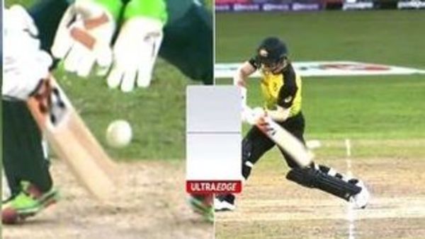 পাকিস্তান ম্যাচে ওয়ার্নারকে আউট দিলেও কোনো আওয়াজই ধরা পড়েনি। ছবি- টুইটার। পাকিস্তান ম্যাচে ওয়ার্নারকে আউট দিলেও কোনো আওয়াজই ধরা পড়েনি। ছবি- টুইটার।