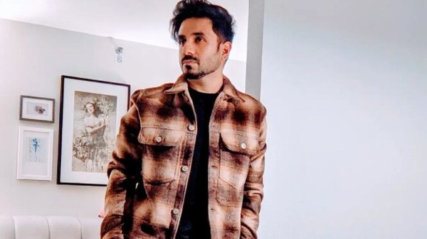 ভারতের দ্বিচারিতা নিয়ে বলতে গিয়ে আইনি গেরোয় পড়লেন কমেডিয়ান বীর! ভারতের দ্বিচারিতা নিয়ে বলতে গিয়ে আইনি গেরোয় পড়লেন কমেডিয়ান বীর!