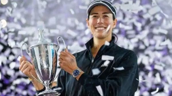 WTA খেতাব দখল করলেন স্প্যানিশ টেনিস তারকা মুগুরুজার (ছবি:টুইটার) WTA খেতাব দখল করলেন স্প্যানিশ টেনিস তারকা মুগুরুজার (ছবি:টুইটার)