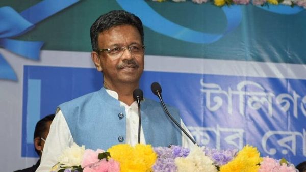 ফিরহাদ হাকিম। (ফাইল ছবি, ফেসবুক) ফিরহাদ হাকিম। (ফাইল ছবি, ফেসবুক)