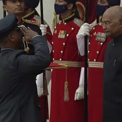 বীরচক্র পেলেন ভারতীয় বায়ুসেনার গ্রুপ ক্যাপ্টেন অভিনন্দন বর্তমান