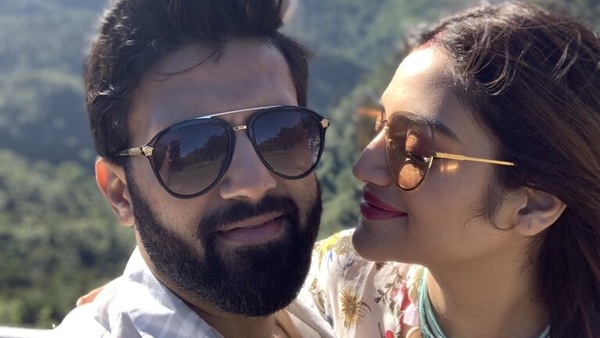 নুসরত-নিখিলের হানিমুনের ছবি নুসরত-নিখিলের হানিমুনের ছবি