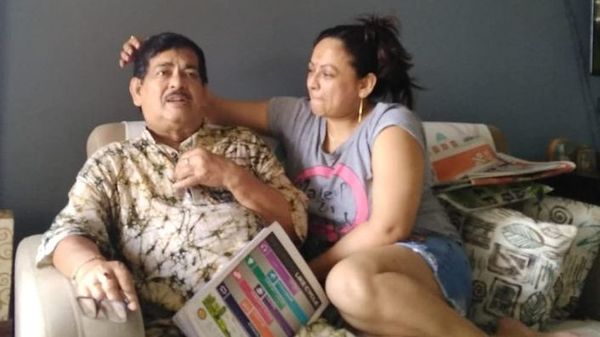 বাবার সঙ্গে শ্রীলেখা (ছবি ফেসবুক) বাবার সঙ্গে শ্রীলেখা (ছবি ফেসবুক)