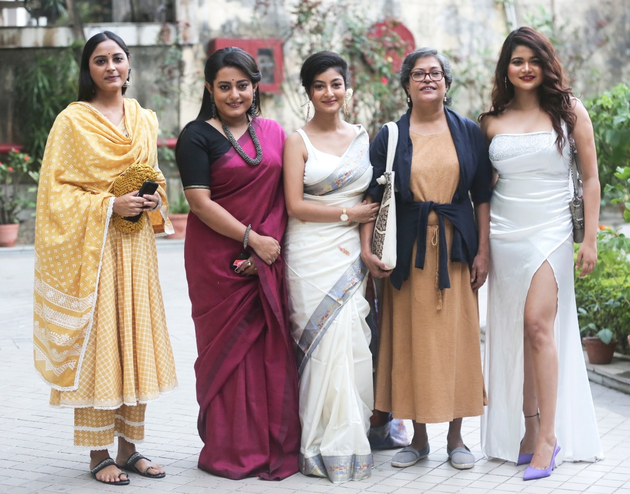 চিক ফ্লিক ২-এর স্ক্রিনিং-এ হাজির ছিল সিরিজের প্রমিলা ব্রিগেড চিক ফ্লিক ২-এর স্ক্রিনিং-এ হাজির ছিল সিরিজের প্রমিলা ব্রিগেড