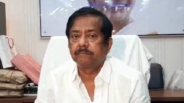 বিধাননগরে সাংবাদিক সম্মেলনে জ্যোতিপ্রিয় মল্লিক। ফাইল ছবি হিন্দুস্তান টাইমস বিধাননগরে সাংবাদিক সম্মেলনে জ্যোতিপ্রিয় মল্লিক। ফাইল ছবি হিন্দুস্তান টাইমস